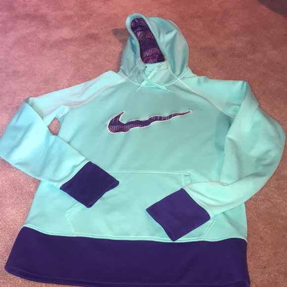 Nike Tops - Nike Therma Fit Hoodie